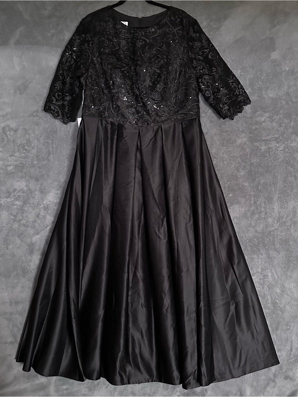 Black Embroidered Lace Bodice Maxi Formal Dress with Short Sleeves 18W